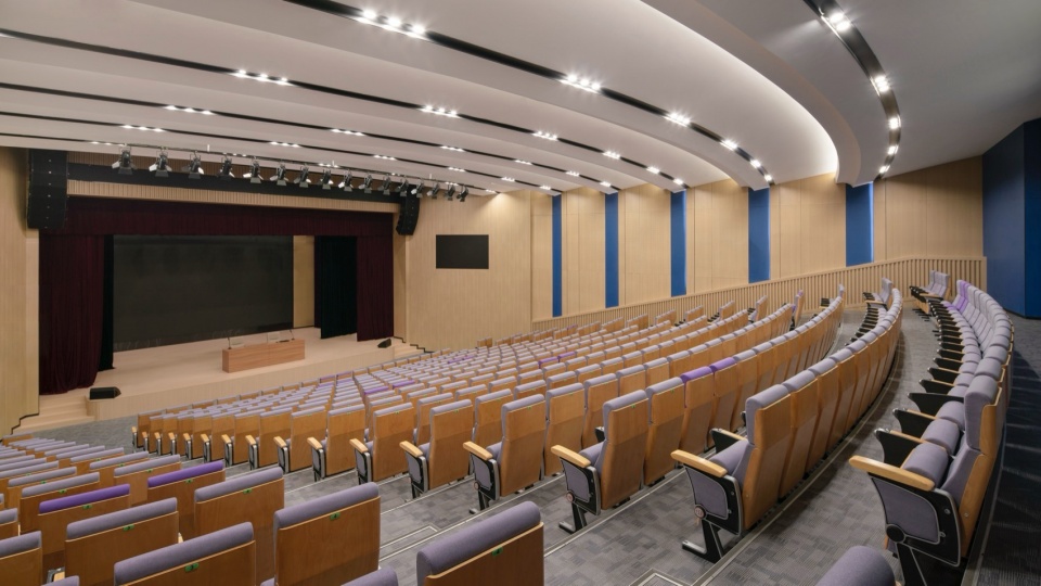 A Campus Lifted in Density Shanghai Xuhui Yuannan Middle School