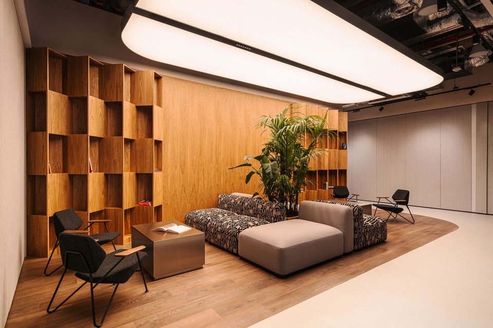 ING Hubs Poland Office by MIXD