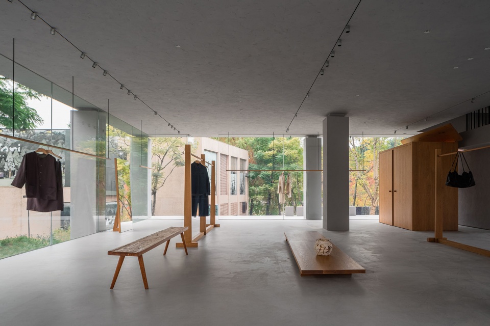 Yearly Plan House by HUI PAN ARCHITECTS