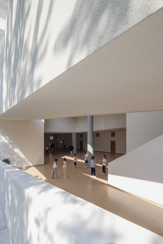 chengdu haiyang road middle school by changwu architects