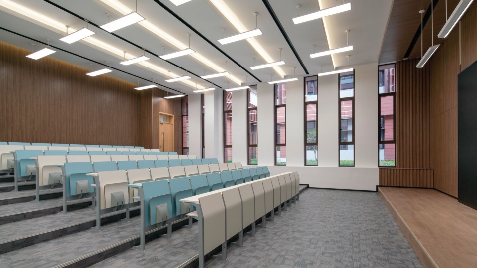 A Campus Lifted in Density Shanghai Xuhui Yuannan Middle School