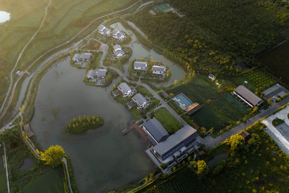 the baoluan paddy field homestay by yueji architectural design