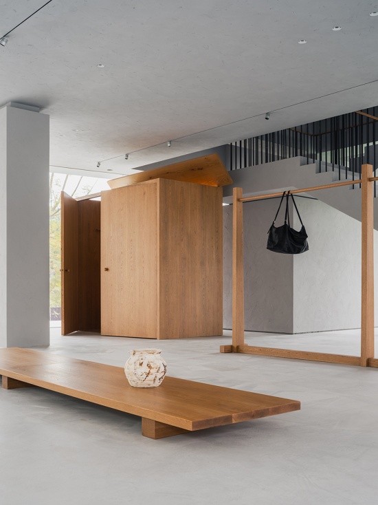 Yearly Plan House by HUI PAN ARCHITECTS