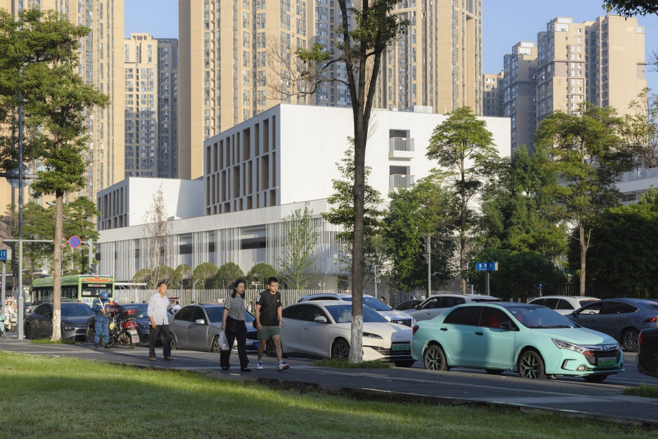 chengdu haiyang road middle school by changwu architects
