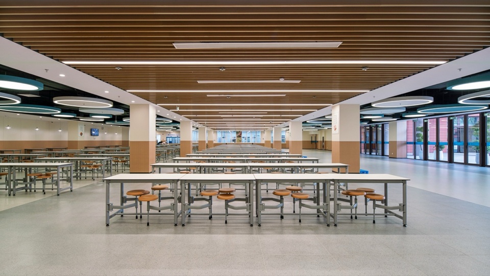 A Campus Lifted in Density Shanghai Xuhui Yuannan Middle School
