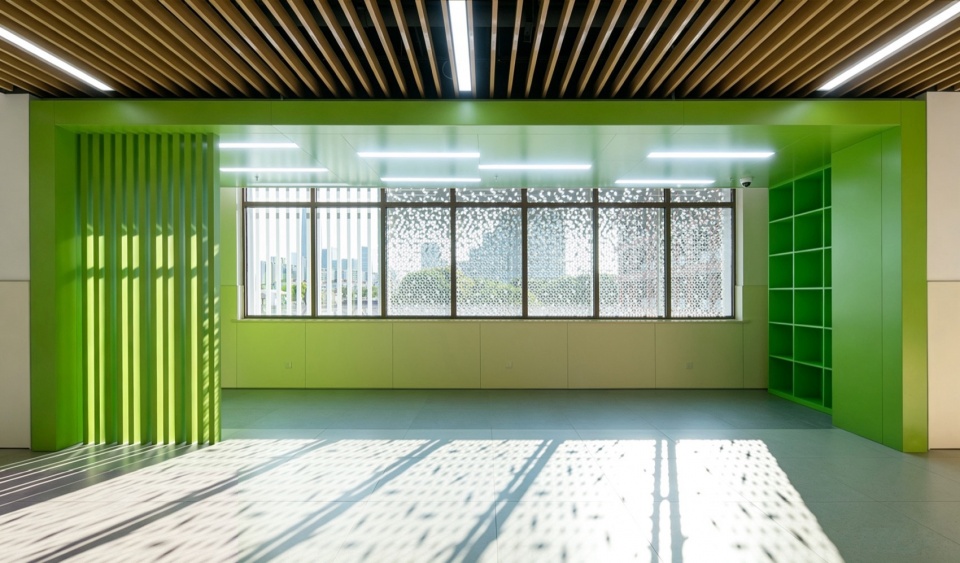A Campus Lifted in Density Shanghai Xuhui Yuannan Middle School