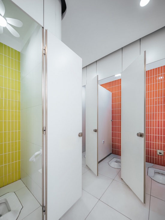 The Xuhui Toilet by VIASCAPE design