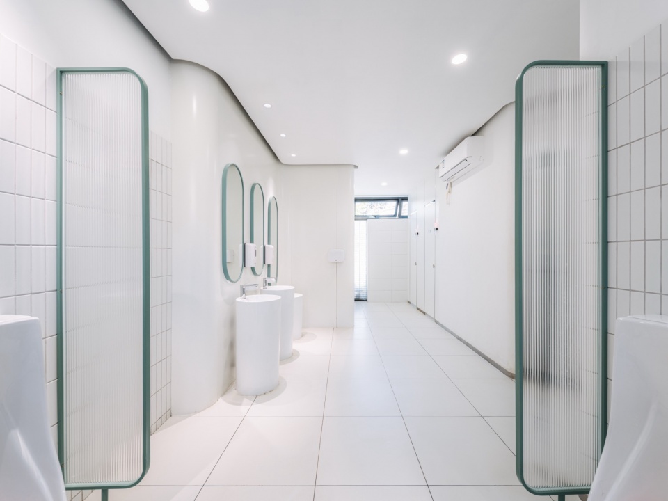 The Xuhui Toilet by VIASCAPE design