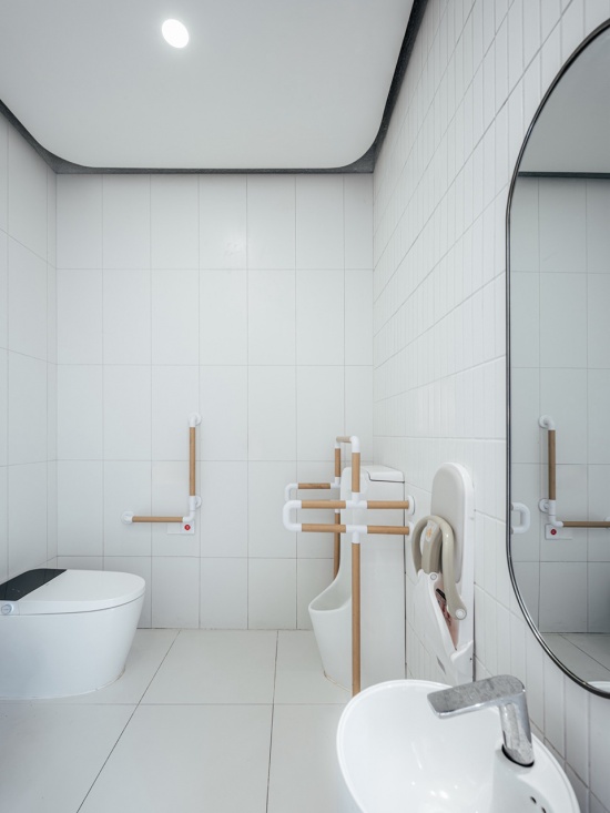 The Xuhui Toilet by VIASCAPE design