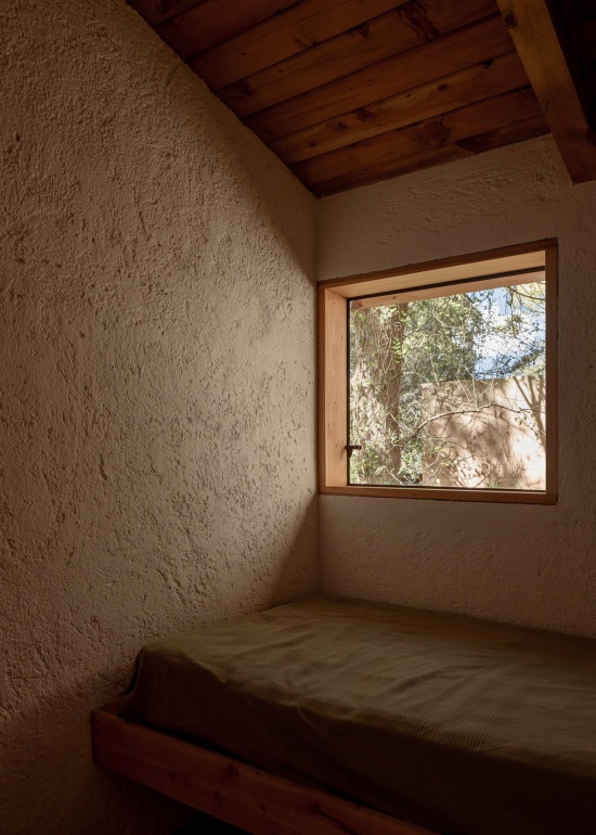 工作室附设的卧室,bedroom adjoining the workshop