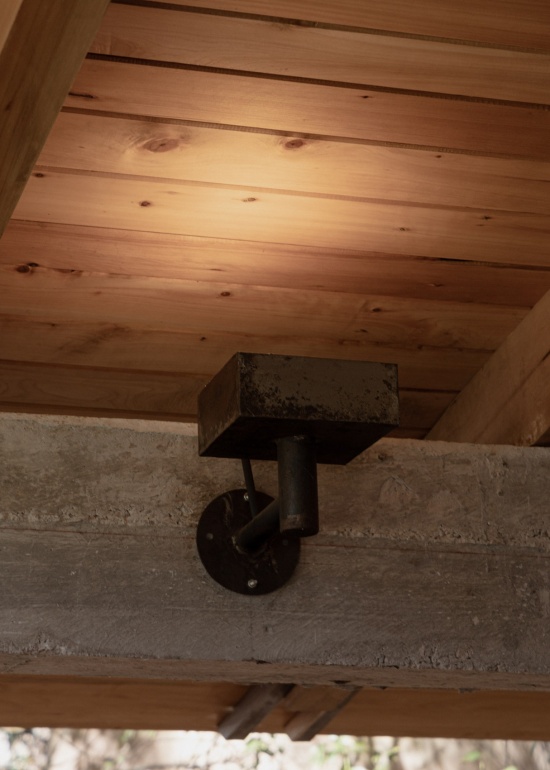 屋顶与梁的连接细节,roof-to-beam connection detail