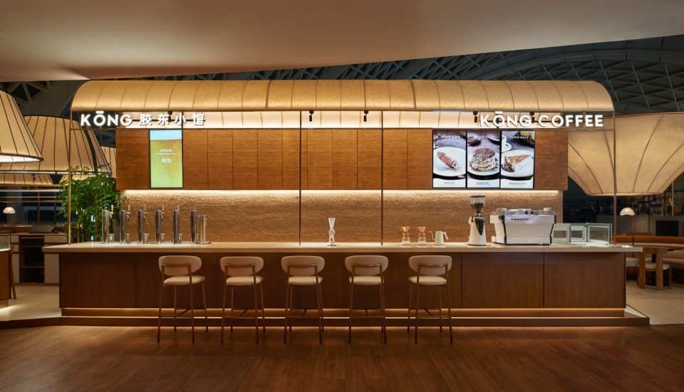 入口吧台 / Bar counter at the entrance