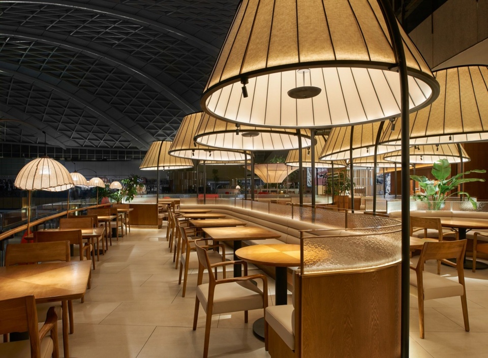 卡座就餐区 / Booth seating area