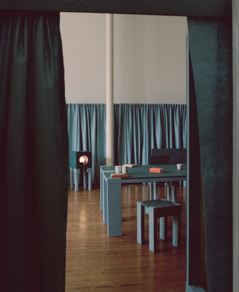 装置构件与室内空间 / Installation elements within the interior