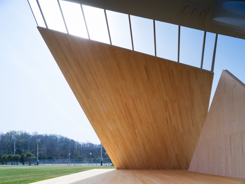 桧木屋面与隔墙 / Japanese cypress roof and partition wall