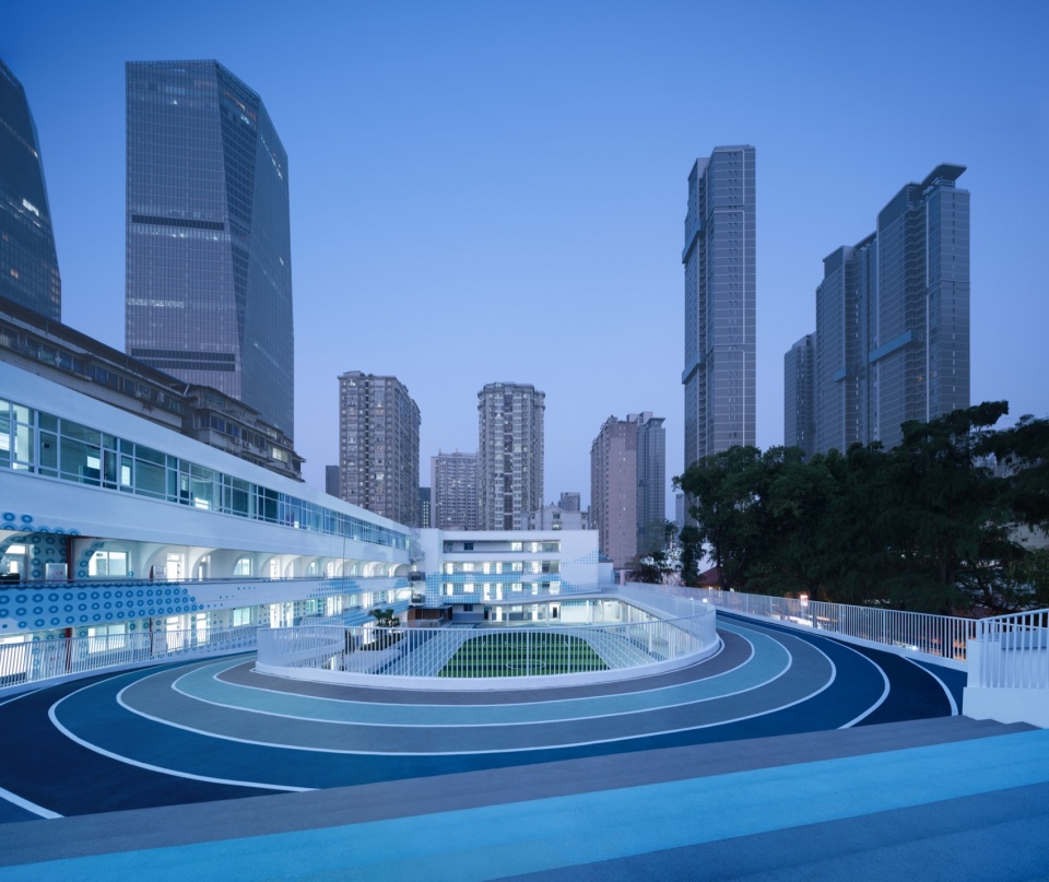 卫星校区夜景 / Night view of the Weixing Campus