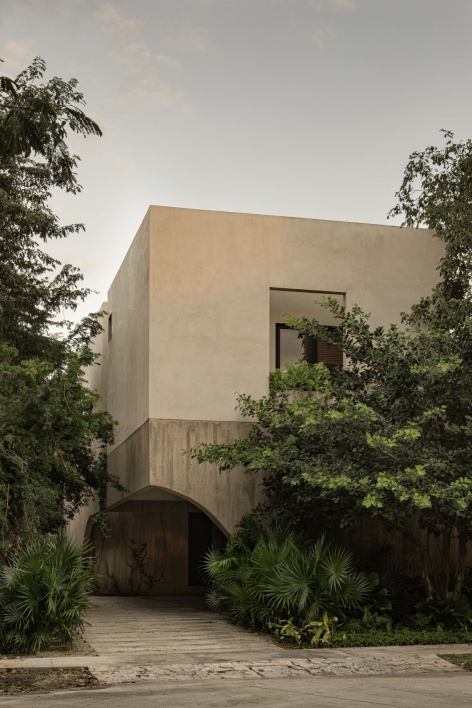住宅入口 / Entrance to the house