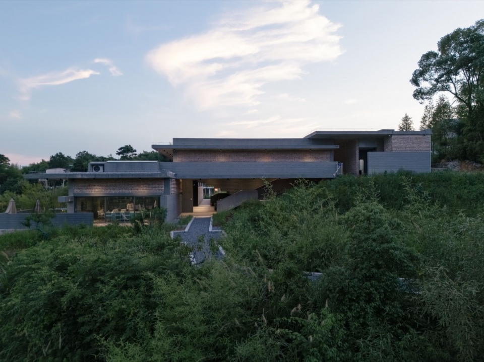 暮色中的美术馆 / The museum at dusk