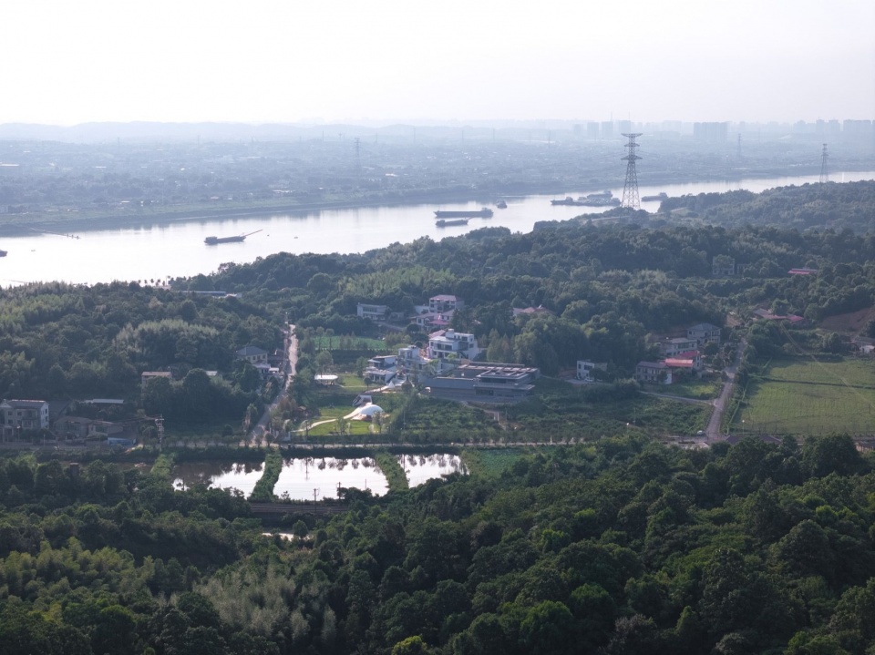 美术馆所在的乡村环境 / The rural setting of the museum