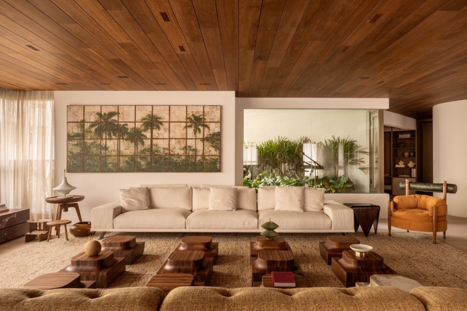 绿意环绕的客厅 / Living room surrounded by greenery