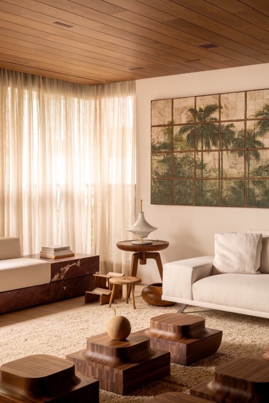 实木凳与扶手椅 / Solid wood stools and armchair