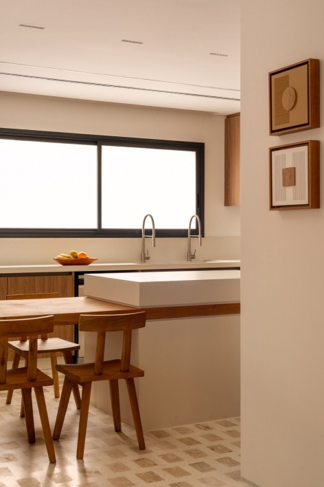 厨房岛台侧面 / Side view of the kitchen island