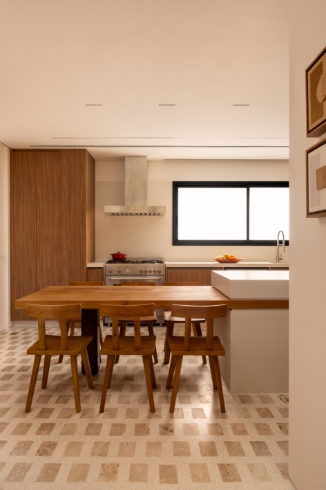 厨房岛台与柜体 / Kitchen island and cabinetry