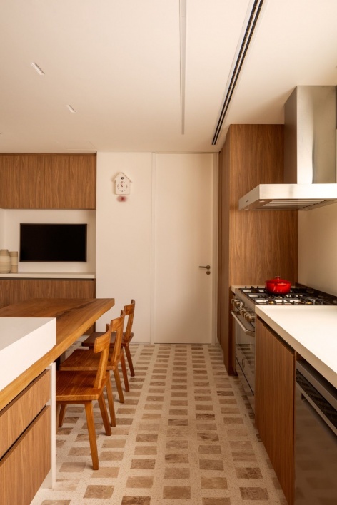 厨房中的动线 / Circulation through the kitchen