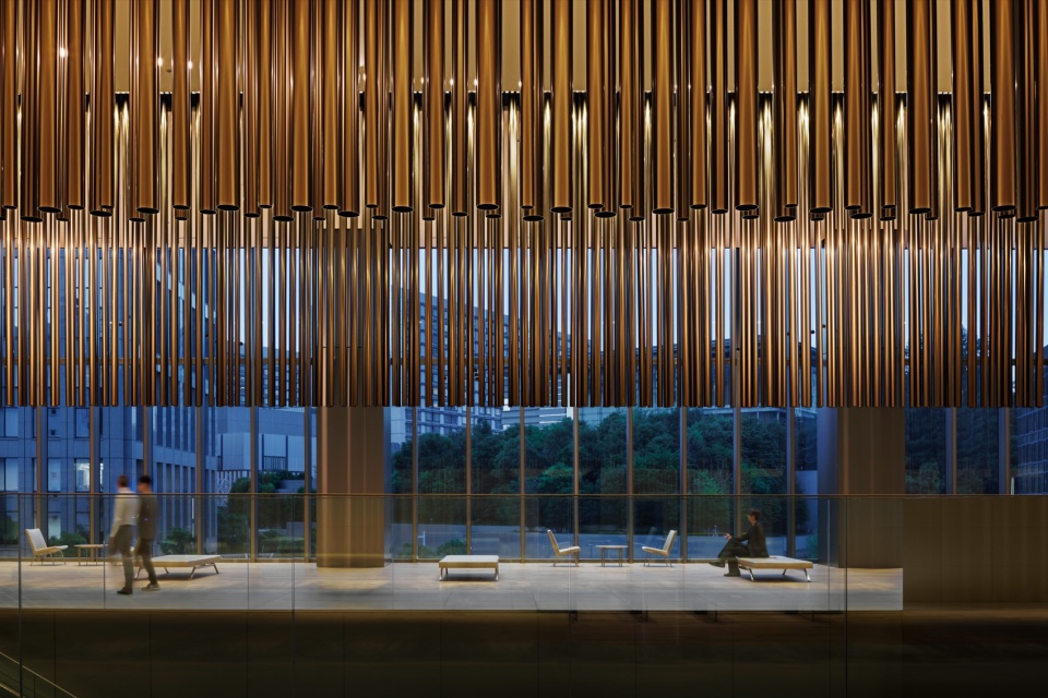 黄昏时分的城市大堂 / The grand lobby at dusk