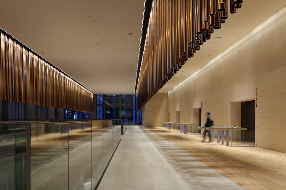 大堂走廊 / The lobby corridor