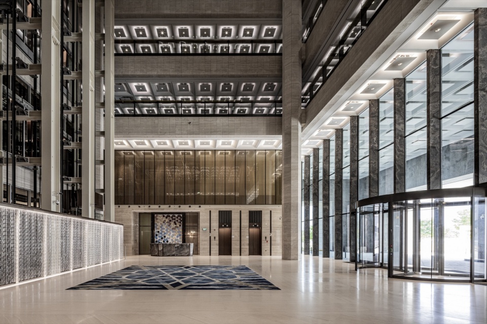 主入口大堂 / Main entrance lobby