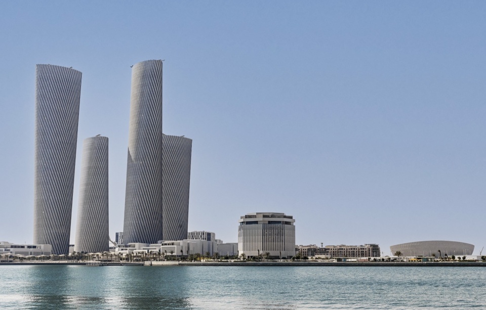 从卢塞尔滨水区眺望阿尔拉扬银行 / AlRayan Bank viewed from the Lusail waterfront