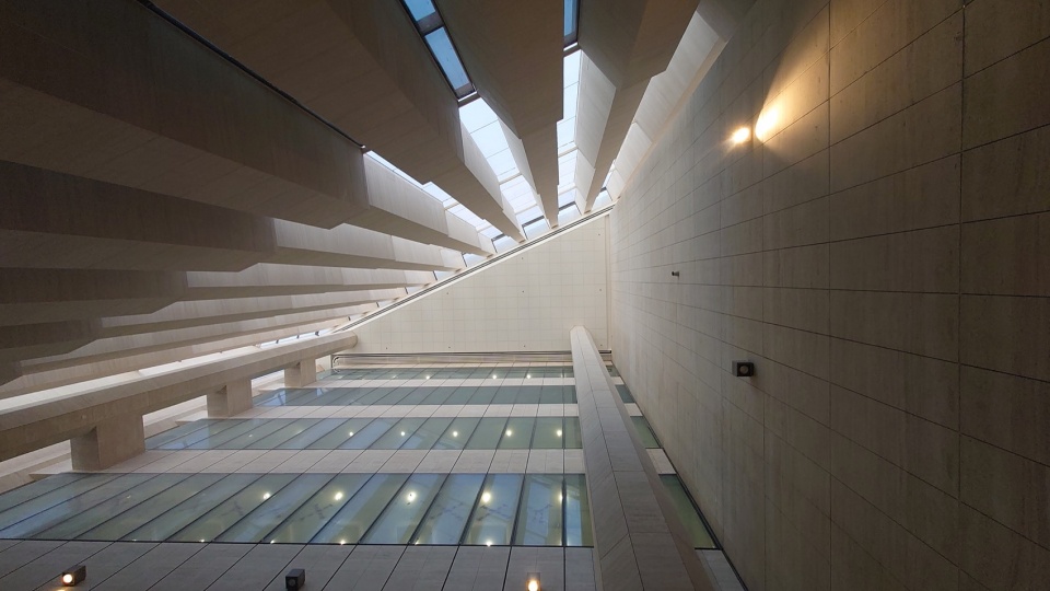 外中庭空间 / Outer atrium space