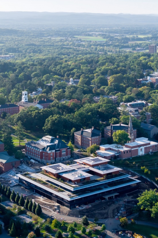 建筑与校园环境鸟瞰,Aerial view of the building and campus