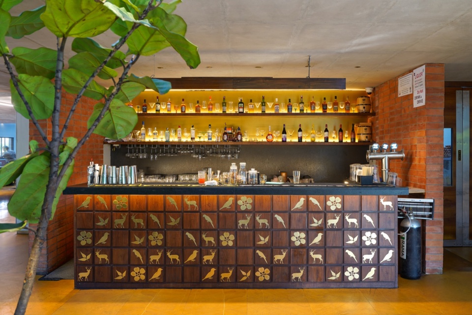 吧台 / The bar counter
