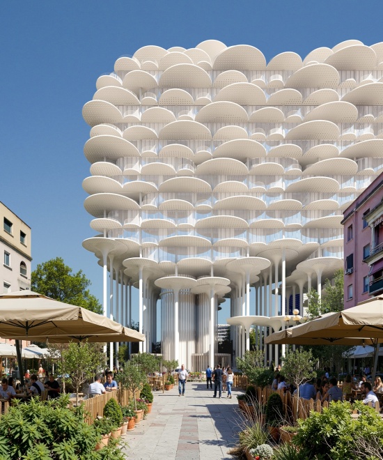街道视角仰望顶棚 / street view looking up at the canopy