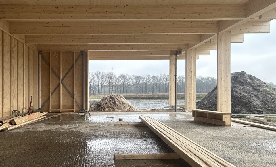 木结构施工过程 / Timber structure under construction