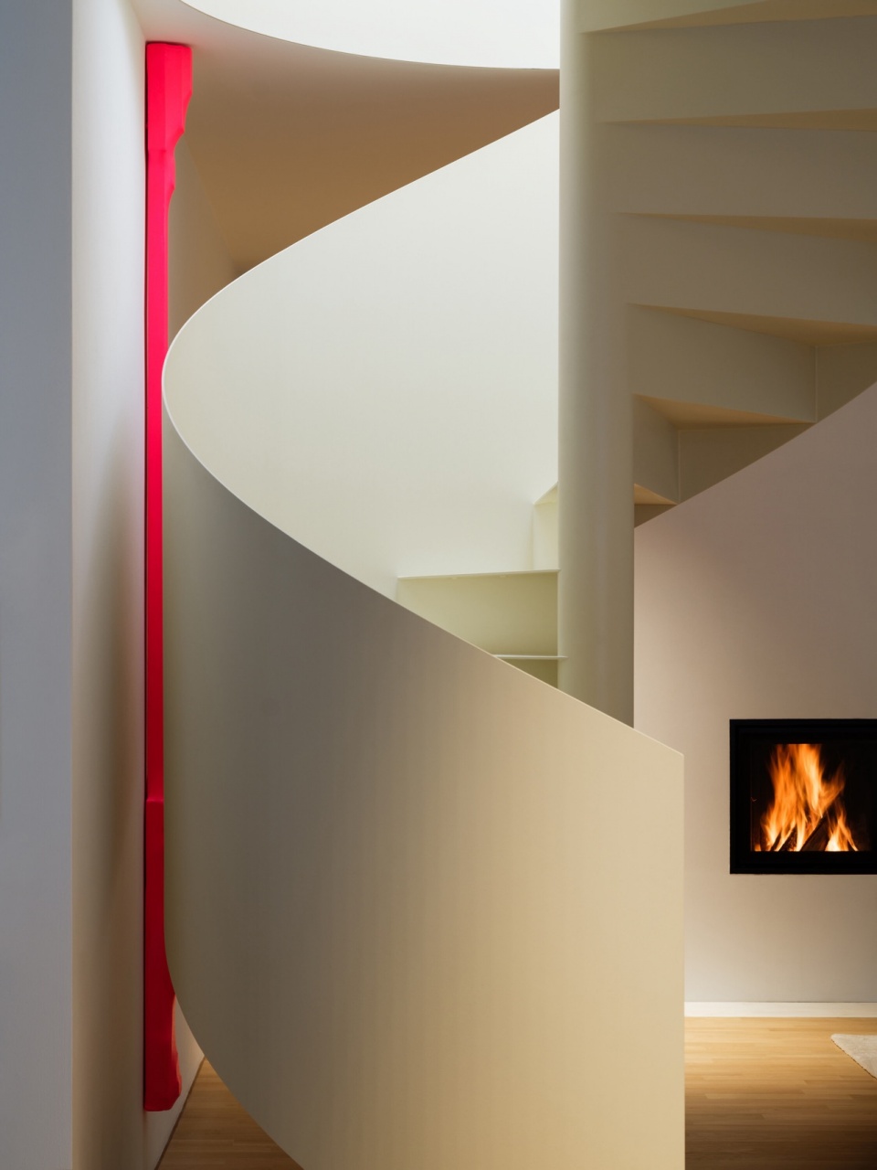楼梯与壁炉 / Staircase and fireplace