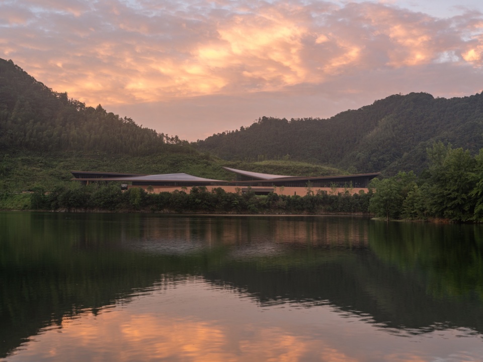 游船视角 黄昏,View from the lake at dusk