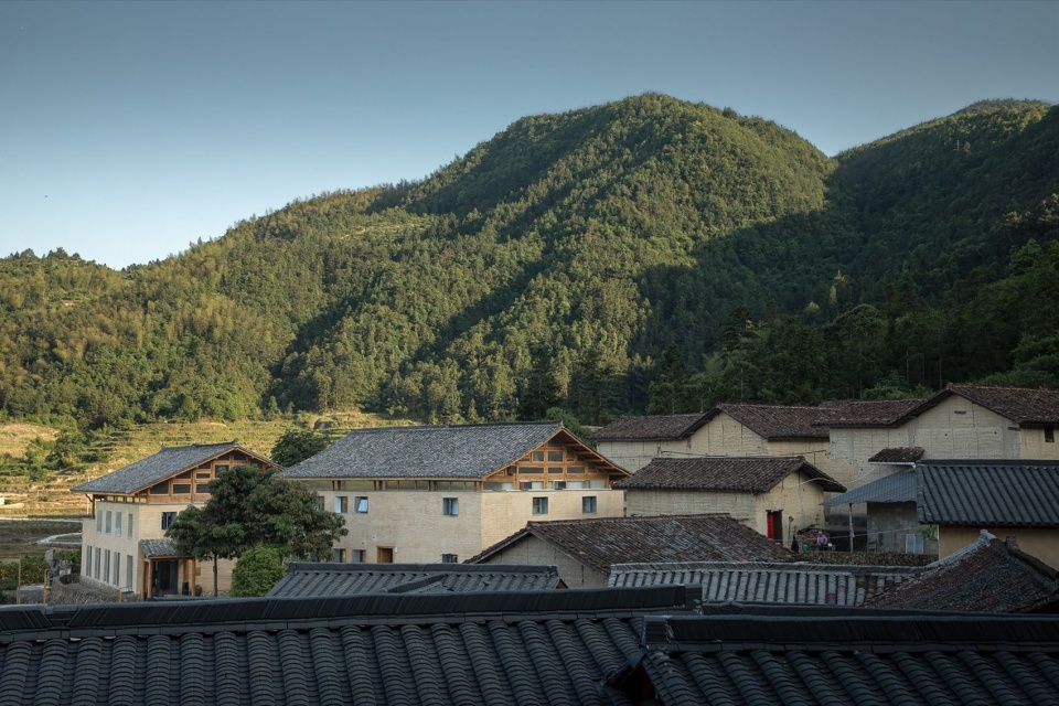 远看25,24号楼 / Buildings 25 and 24 seen from a distance
