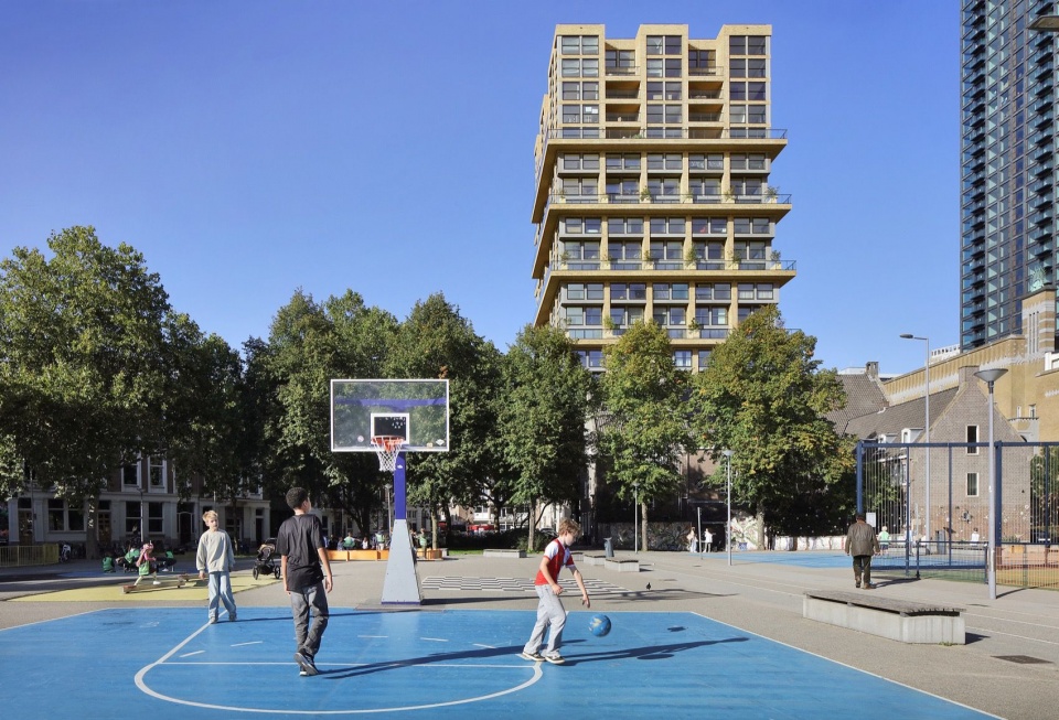 社区球场活动 / Neighbourhood court in use