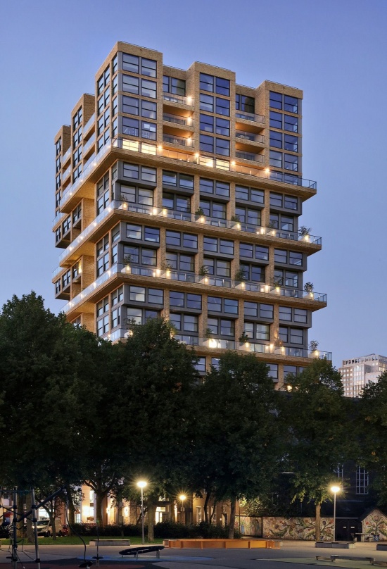 塔楼夜景 / Tower at dusk