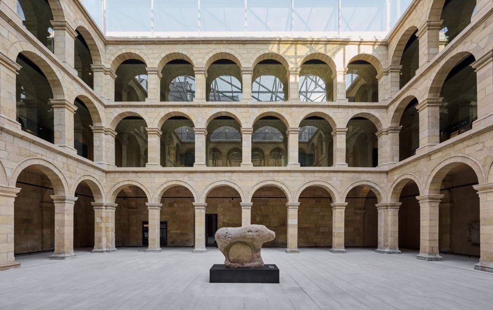 改造后的回廊庭院,Renovated cloister courtyard