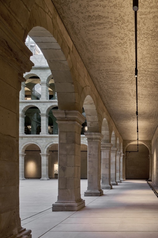 石柱与拱廊,Stone columns and arcades