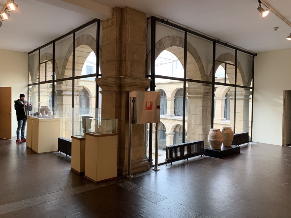 改造前的回廊展厅,Cloister gallery before renovation