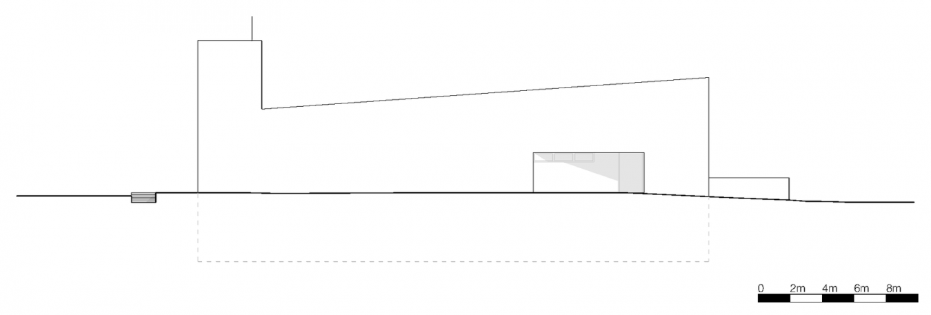 东立面图 / East elevation