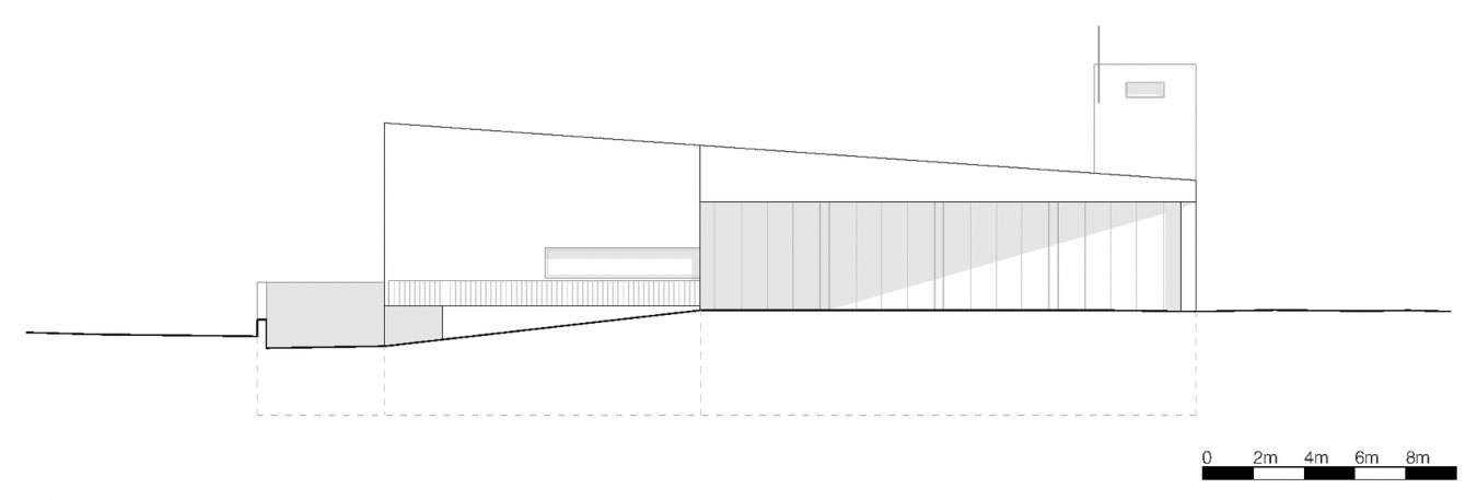 西立面图 / West elevation