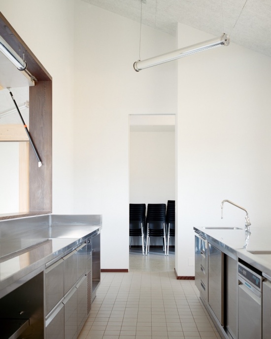 厨房内部 / Kitchen interior