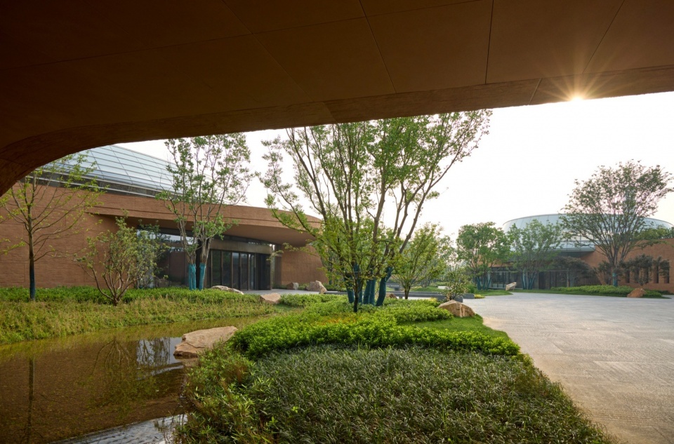 游客服务中心庭院 / Courtyard of the visitor service center