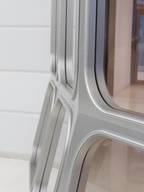 舷窗框架细部 / Porthole Frame Detail